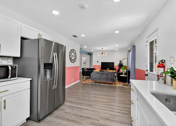 Modern Nrh Retreat Pool Bbq & Sleeps 10 Fort Worth