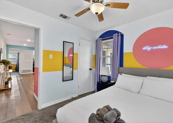Modern Nrh Retreat Pool Bbq & Sleeps 10 *