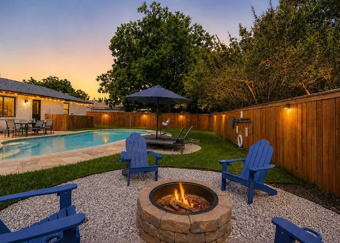 Modern Nrh Retreat Pool Bbq & Sleeps 10